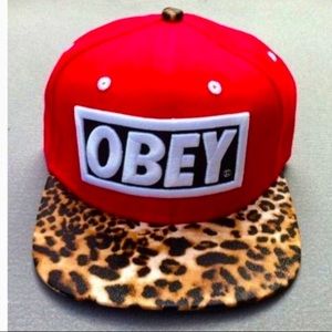 Obay hat red & cheeta print